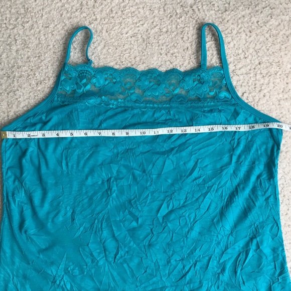 Maurice’s Turquoise Crinkled Tank size 2 (20/22) - Picture 5 of 8